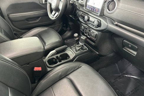 Used 2019 Jeep Wrangler Unlimited Sahara image 15