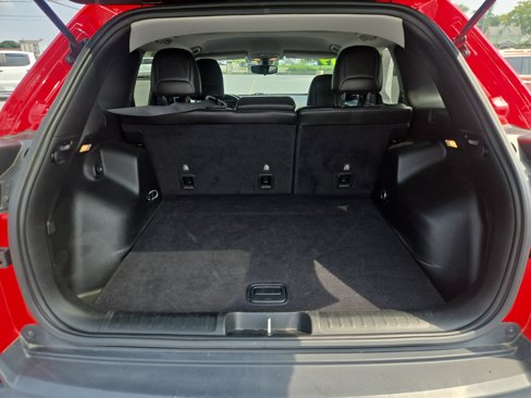 Used 2019 Jeep Cherokee Trailhawk image 5