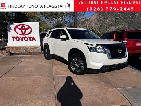 Used 2022 Nissan Pathfinder SV w/ SV Premium Package image 1