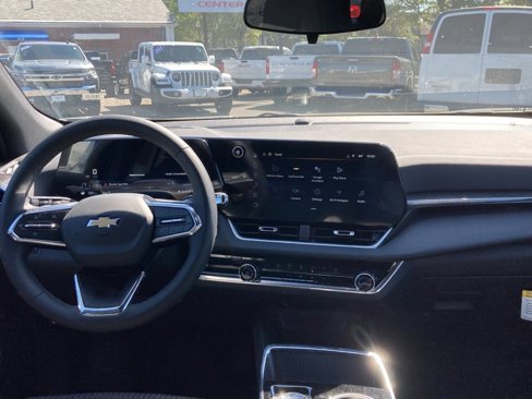 New 2026 Chevrolet Equinox LT image 11