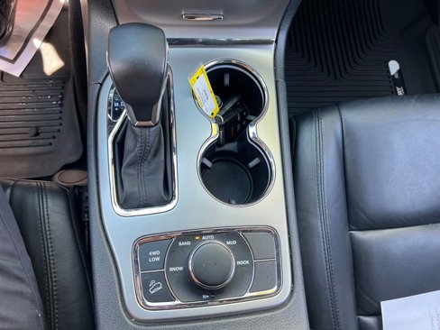 Used 2019 Jeep Grand Cherokee Limited image 28