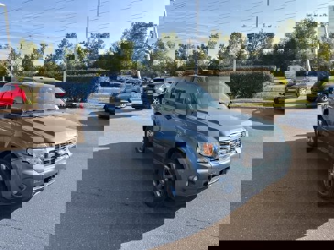Used 2010 Ford Escape XLT image 8
