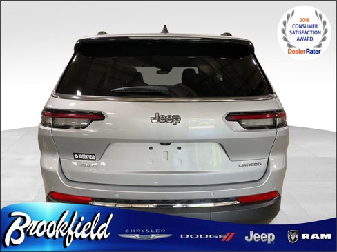 Used 2023 Jeep Grand Cherokee L Laredo image 4