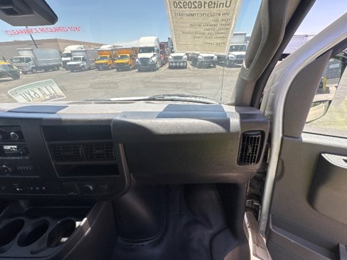 Used 2021 GMC Savana 3500 Extended w/ Power Convenience Package image 17