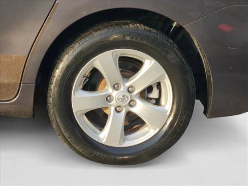 Used 2015 Toyota Sienna LE image 24