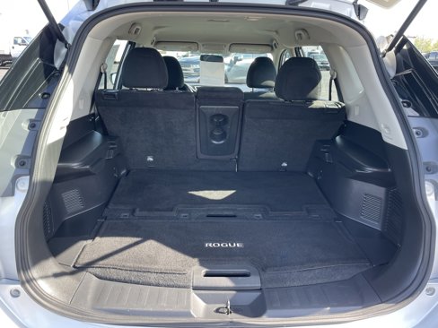 Used 2015 Nissan Rogue S image 9