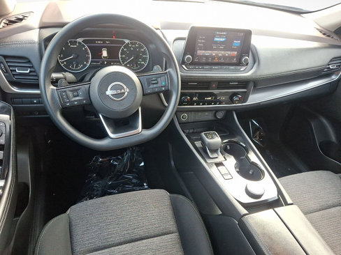 Used 2023 Nissan Rogue SV image 11