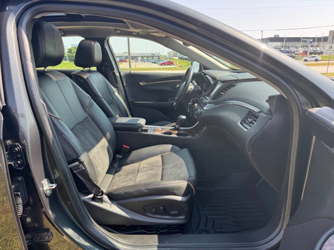 Used 2015 Chevrolet Impala LT image 14