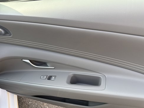 New 2025 Hyundai Elantra Sport image 18