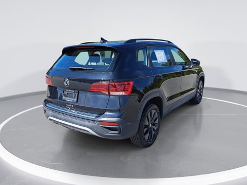 Certified 2022 Volkswagen Taos S image 3