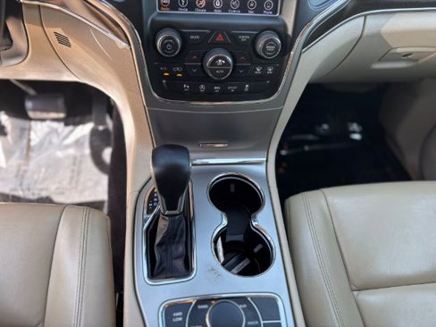 Used 2018 Jeep Grand Cherokee Limited image 18