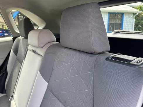 Used 2020 Toyota RAV4 XLE image 29