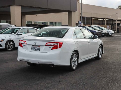 Used 2013 Toyota Camry SE image 10