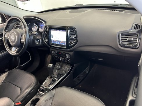 Used 2020 Jeep Compass Limited image 32
