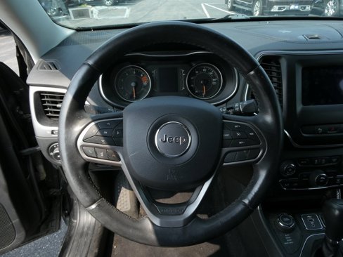 Used 2019 Jeep Cherokee Latitude Plus image 4