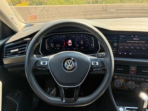Used 2020 Volkswagen Jetta SEL Premium image 13
