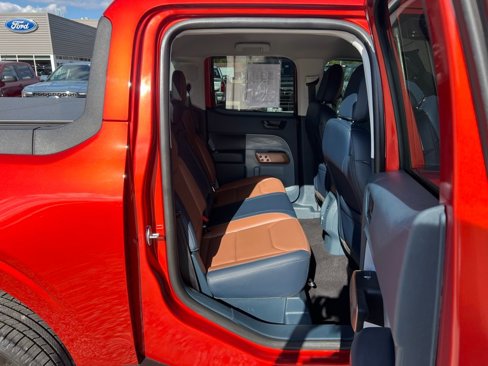 Used 2022 Ford Maverick Lariat w/ Equipment Group 500A Standard image 19