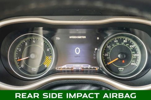 Used 2015 Jeep Cherokee Limited image 25
