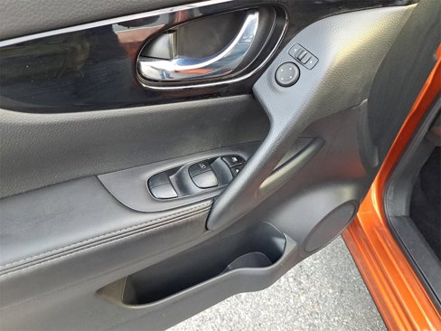 Certified 2021 Nissan Rogue Sport SL image 15
