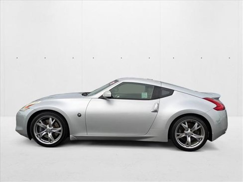 Used 2012 Nissan 370Z Touring image 9