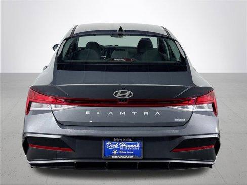 Used 2024 Hyundai Elantra Blue image 7