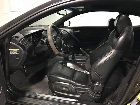 Used 2012 Hyundai Genesis 3.8 image 10
