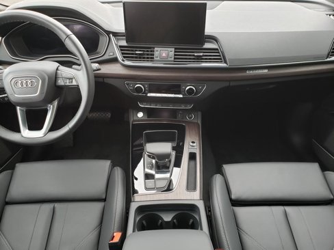 Used 2024 Audi Q5 2.0T Premium Plus w/ Premium Plus Package image 13