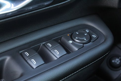 Used 2024 GMC Terrain SLT image 33