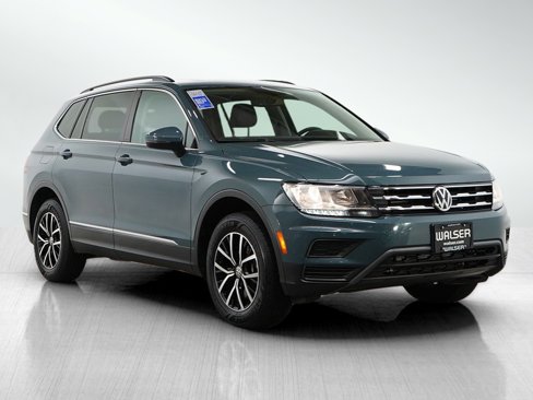 Used 2021 Volkswagen Tiguan SE w/ Panoramic Sunroof Package image 7