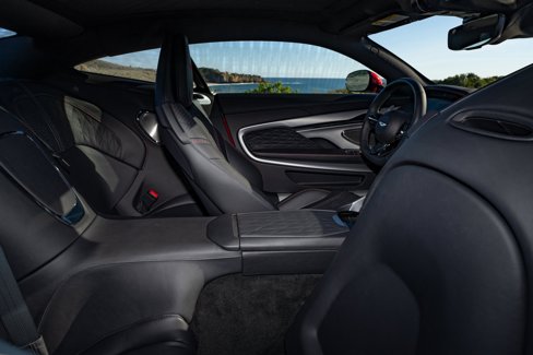 Used 2024 Aston Martin DB12 Coupe image 19