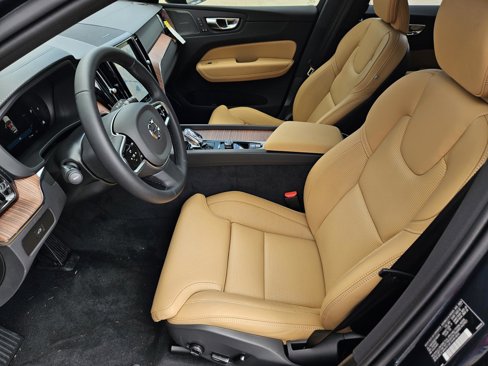 New 2025 Volvo XC60 B5 Ultra w/ Protection Package Premier image 25