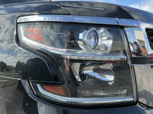 Used 2017 Chevrolet Suburban LT image 8