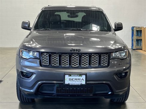 Used 2017 Jeep Grand Cherokee Altitude image 8