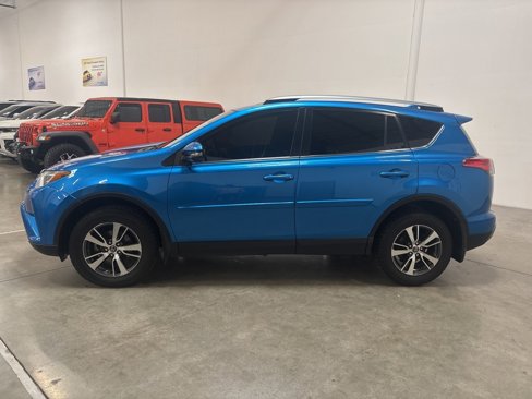 Used 2018 Toyota RAV4 XLE w/ Plus Extra Value Package image 3