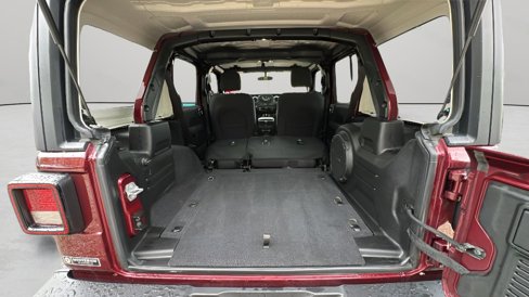 Used 2021 Jeep Wrangler Unlimited Sahara image 7