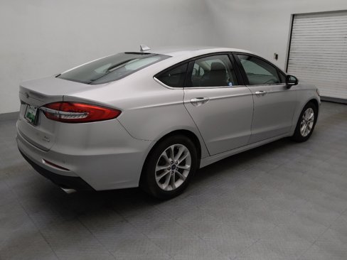 Used 2019 Ford Fusion SE image 10
