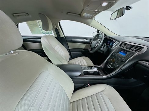 Used 2018 Ford Fusion S image 27