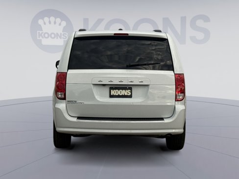 Used 2020 Dodge Grand Caravan SXT image 5