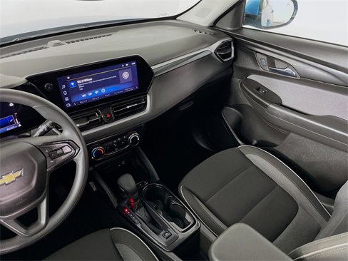 Used 2025 Chevrolet TrailBlazer LT w/ Driver Confidence Package image 24