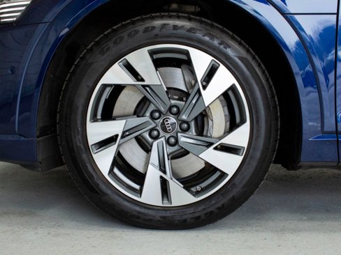 Used 2023 Audi e-tron Premium Plus w/ Premium Plus Package image 10