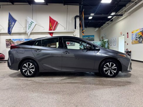 Used 2018 Toyota Prius Prime Premium image 4