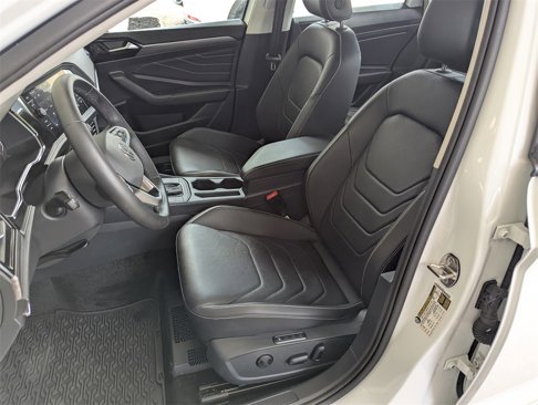 Certified 2024 Volkswagen Jetta SEL image 12