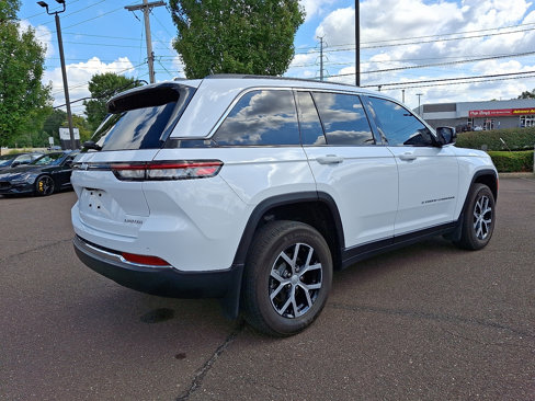 Used 2024 Jeep Grand Cherokee Limited w/ MOPAR Finishing Package image 6