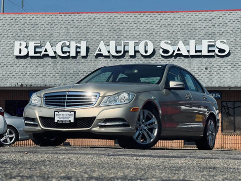 Used 2012 Mercedes-Benz C 300 4MATIC Sedan image 1