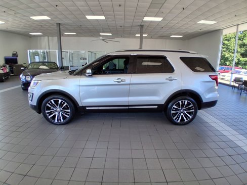 Used 2016 Ford Explorer Platinum image 2