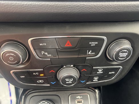 Used 2021 Jeep Compass Limited image 24
