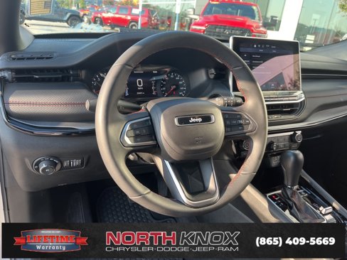 Used 2024 Jeep Compass Trailhawk image 7