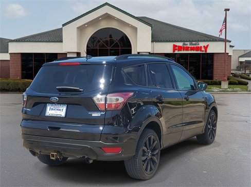Used 2017 Ford Escape Titanium image 4