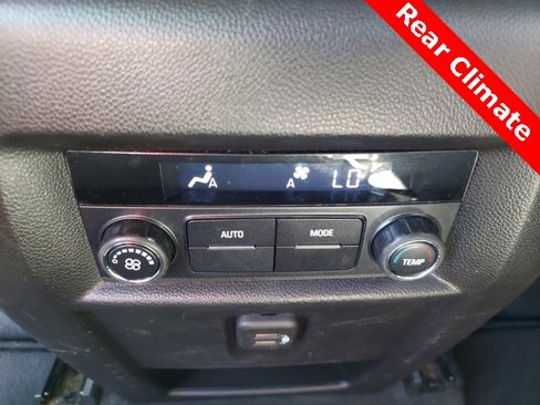 Used 2022 Chevrolet Traverse LS image 19
