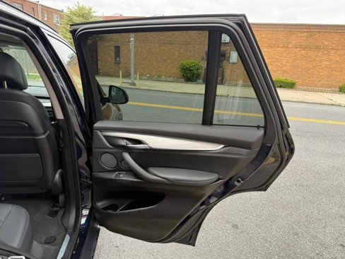 Used 2016 BMW X5 xDrive40e image 25